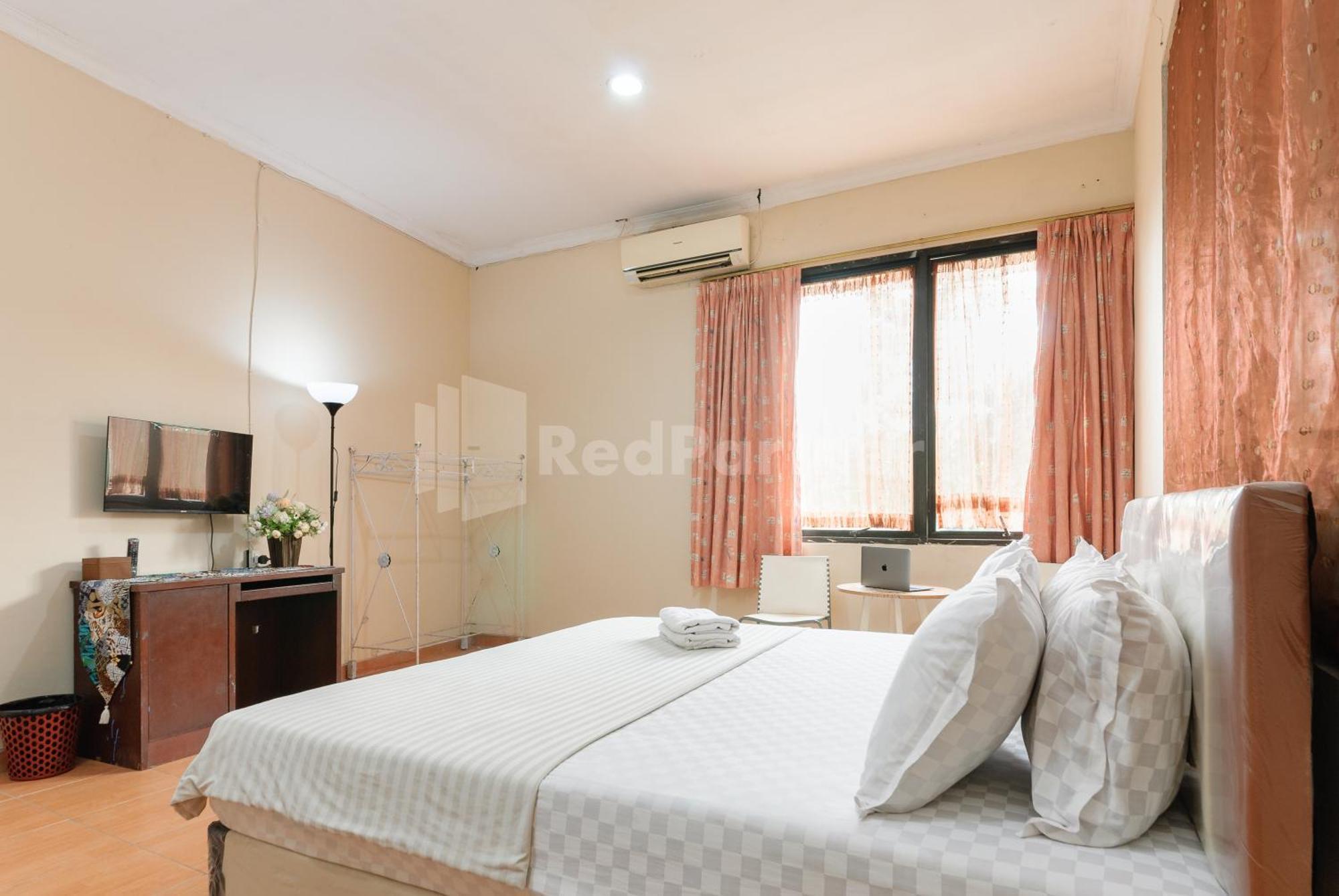 Sr Residence Near Mall Ciputra Cibubur Mitra Reddoorz Bekasi Exterior foto
