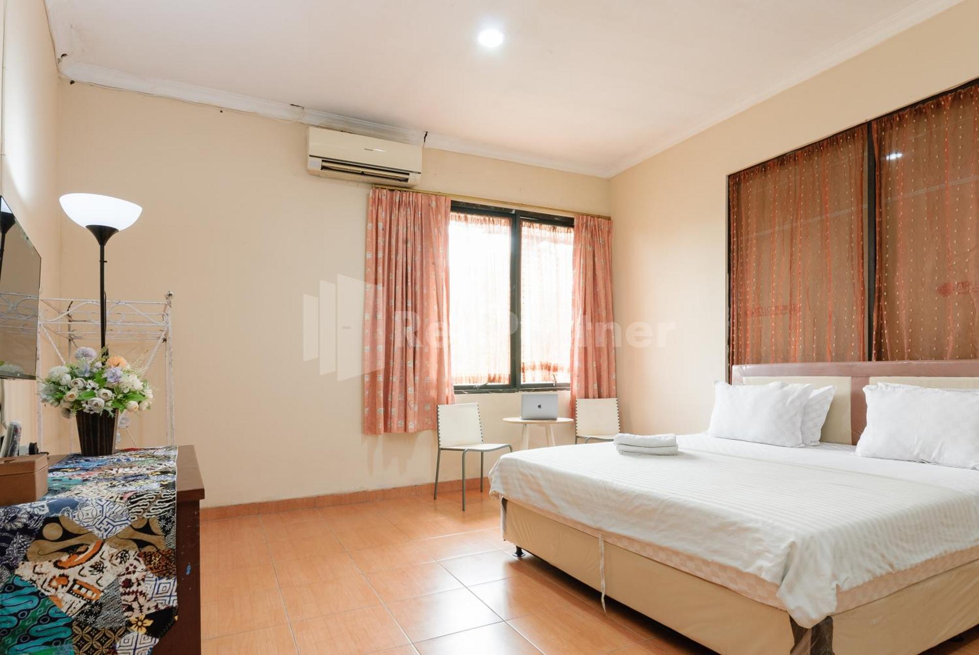 Sr Residence Near Mall Ciputra Cibubur Mitra Reddoorz Bekasi Exterior foto