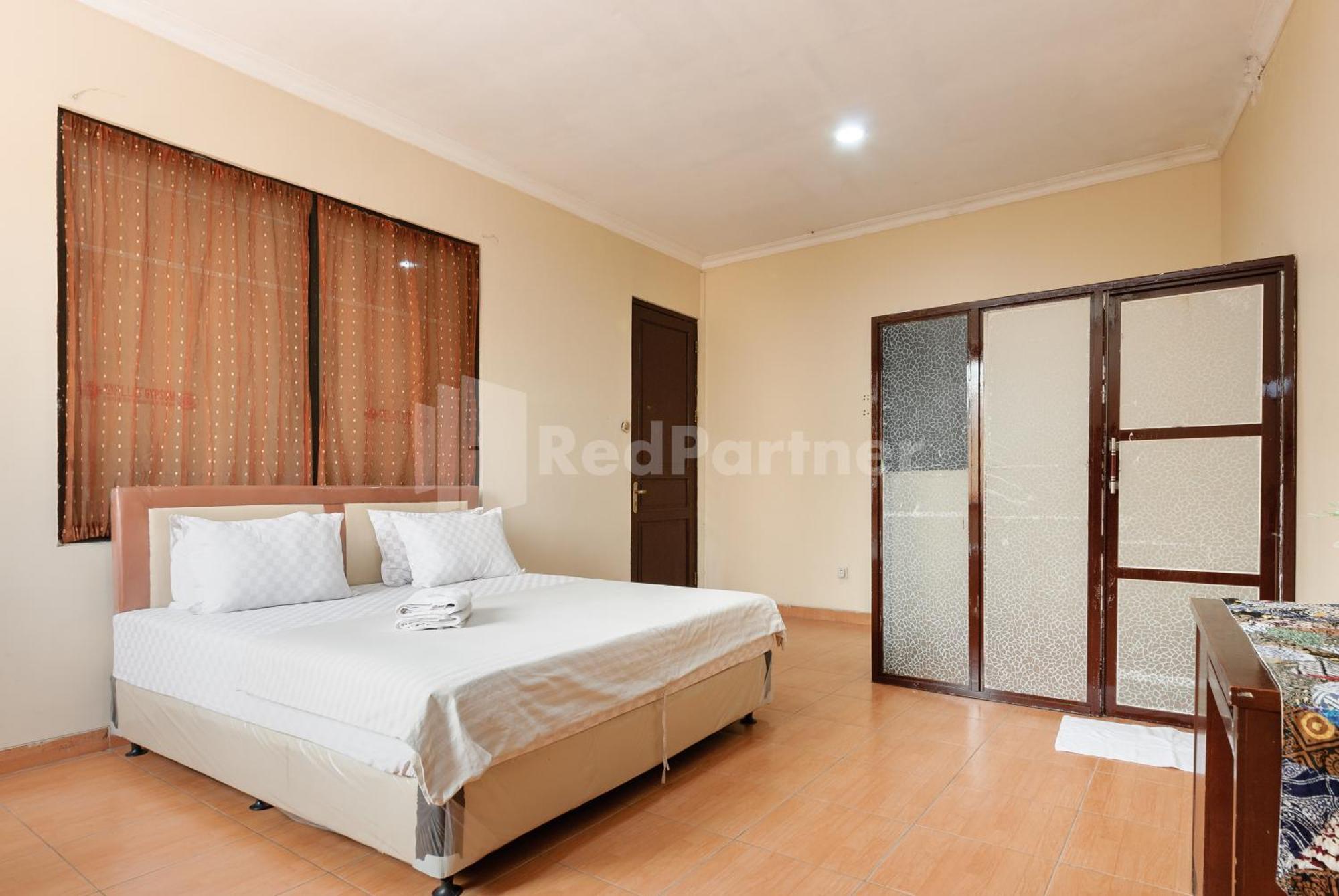 Sr Residence Near Mall Ciputra Cibubur Mitra Reddoorz Bekasi Exterior foto